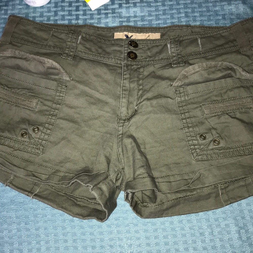 Green shorts size-7